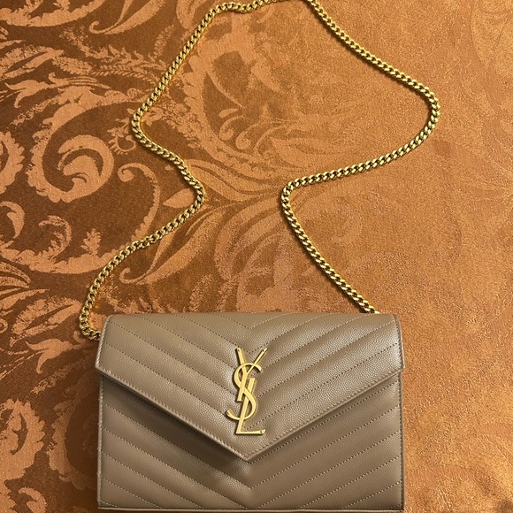 SAINT LAURENT Cassandre matelassé leather shoulder bag - Picture 3 of 4